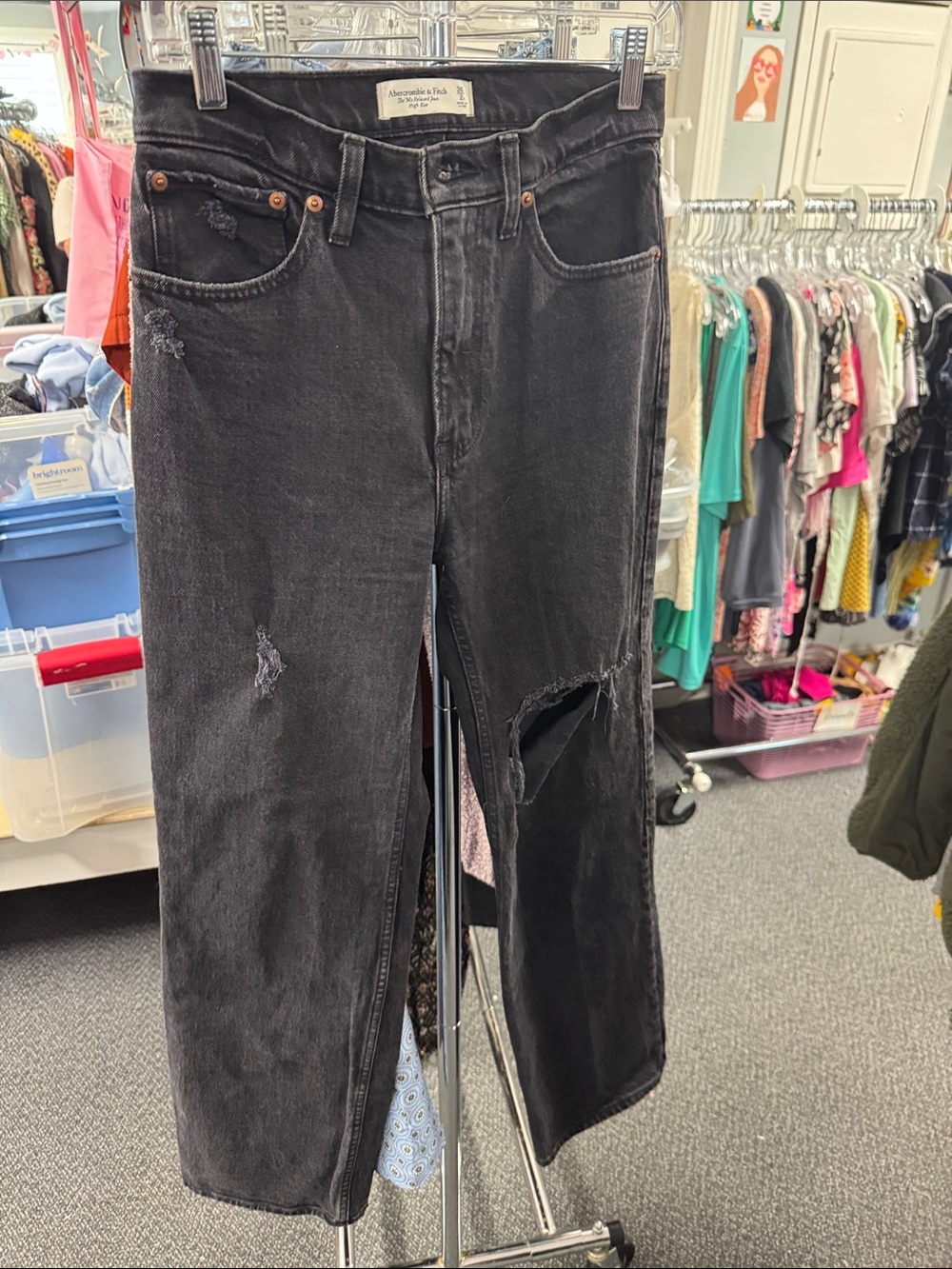 Abercrombie and fitch ‘90s relaxed Jean size 2 // 091329